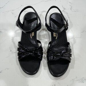 SAS Tripad Comfort women's shoes Strappy Walking low hill Sandals Size 10